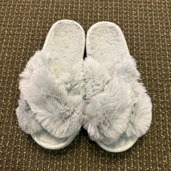 criss cross fluffy sandals